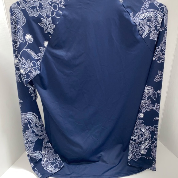NWT Roxy Rashguard Long Sleeve New - Picture 3 of 7